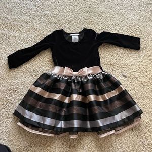 Little girls size 2T holiday dress from von maur